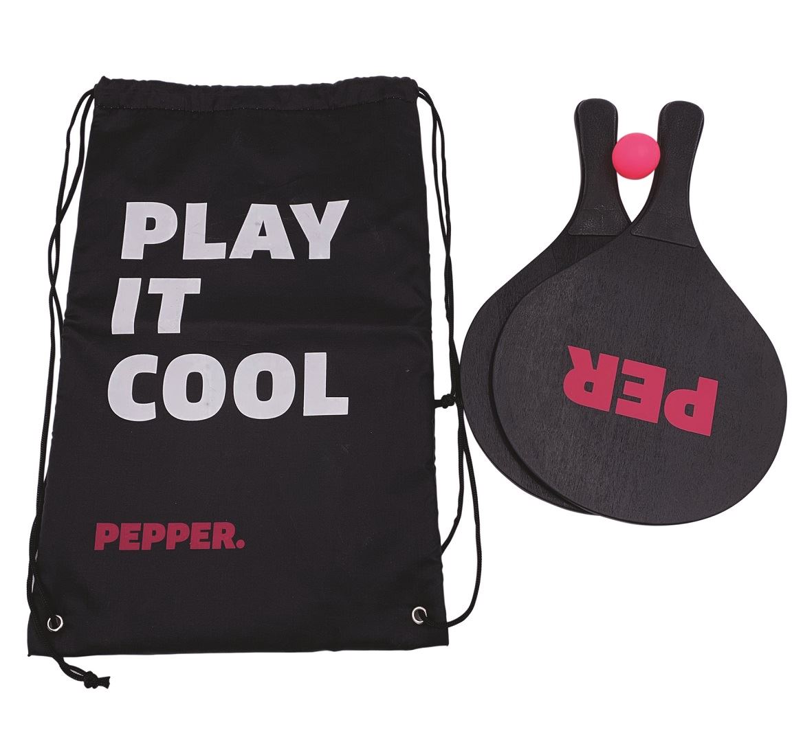 מארז ממותג - מטקות וכדור בתיק שרוכים