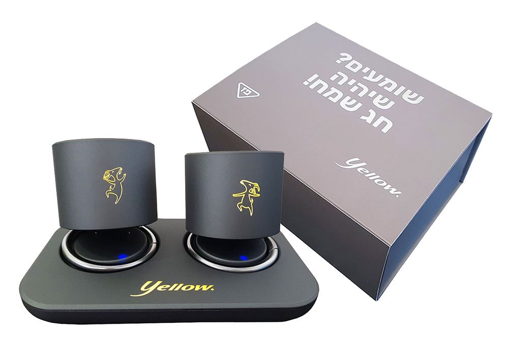 זוג רמקולים בחיבור בלוטוס