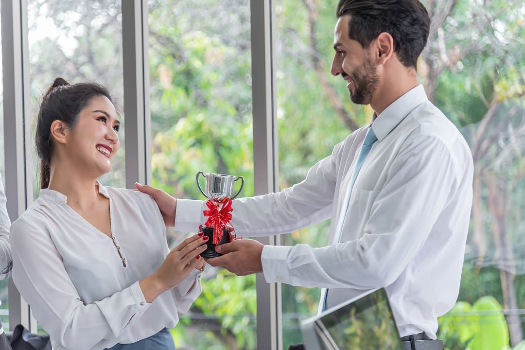 איך לבחור מתנות לבוס - חמישה טיפים מנצחים