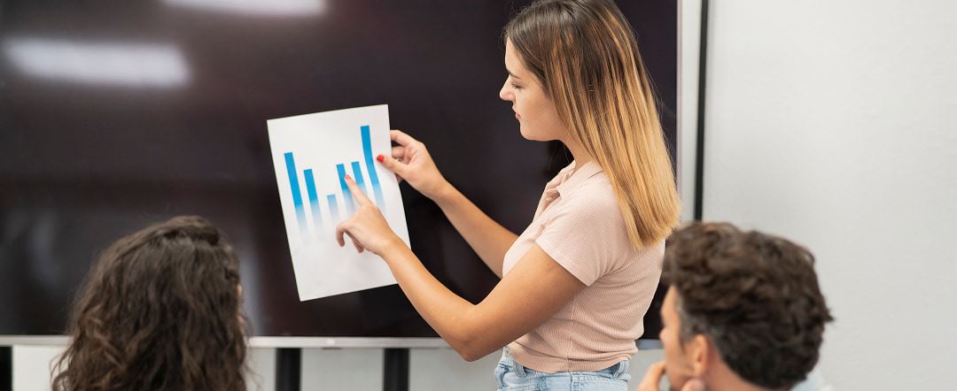 מה המוצר הפרסומי מלמד אותנו?